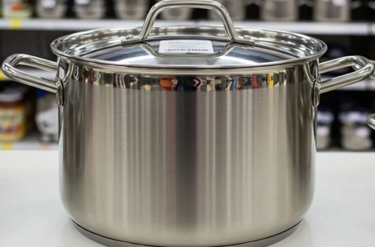 pentola in alluminio arredamento cucina usata